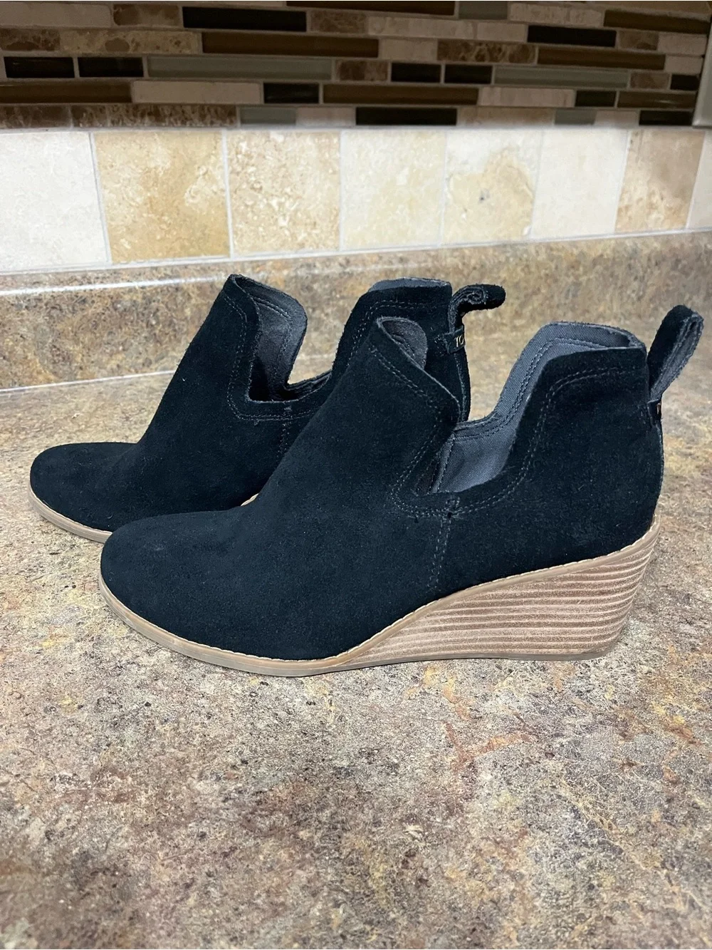 TOMS Black Suede Wedge Ankle Booties Cutout Stacked Heel Sz 8.5 Fall Winter